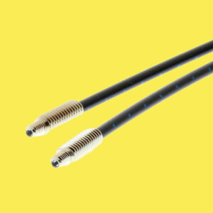 E32TC2002M | Sensor de fibra óptica tipo ranura roscada, 2 mm, 2 m de longitud de Omron