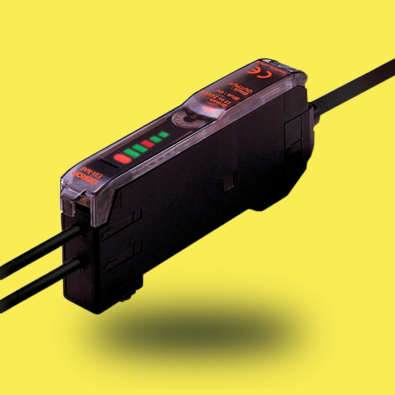 E3XNA412MOMS | Amplificador de fibra óptica, PNP, 12–24 V CC, cable 2 m de Omron